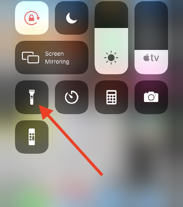 Cách điều chỉnh độ sáng, tối đèn flash/Pin trên Iphone